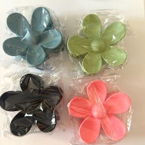 4 Flower Hair Clips (NEW IN PACKAGING)